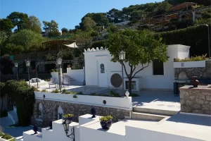 Casa Giulia, all'interno del complesso di case vacanze di Villa Bersani a Capri - ingresso