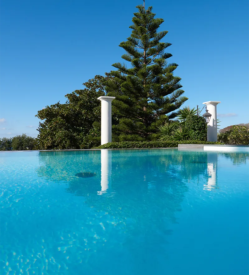 Casa Bersani a Capri, piscina infinity di Villa Raffaella